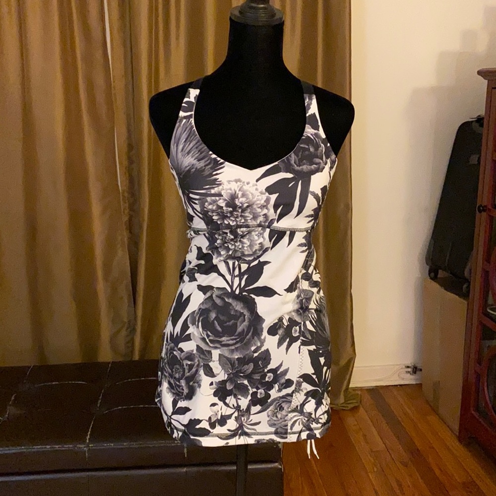 Lululemon flower workout top with black satin straps